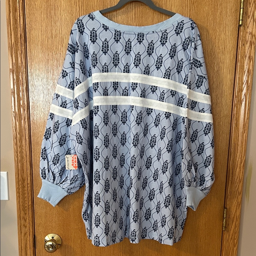 NWT FP Movement Post Up Logo Layer Sz M - Picture 9 of 9
